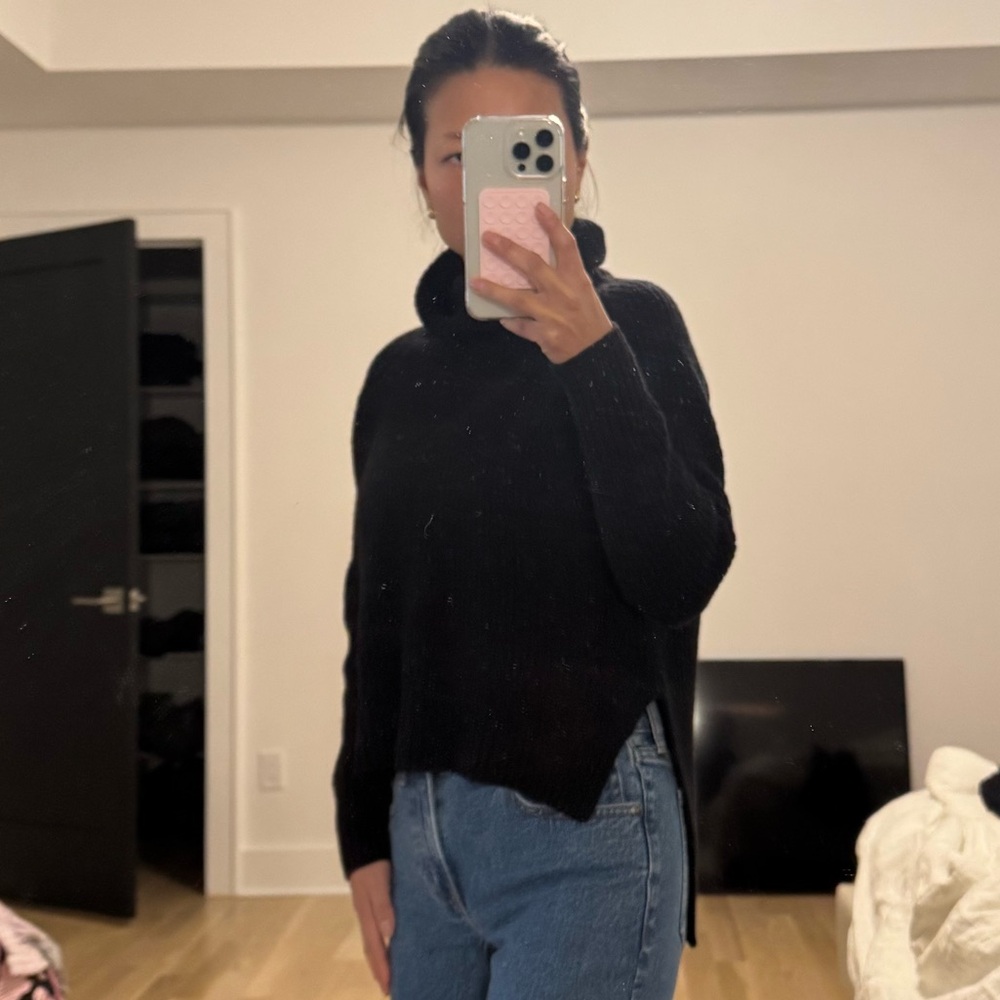Black Aritzia Sweater